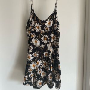 Kimchi blue floral romper play suit size small